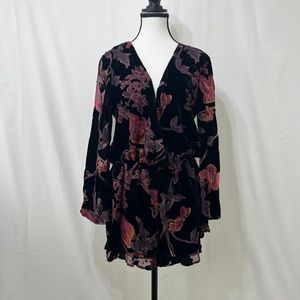 L A Heart velvet/sheer floral ruffle romper size M W213/499